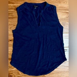 💙 Lucky Brand Navy V-Notch Sleeveless Tank